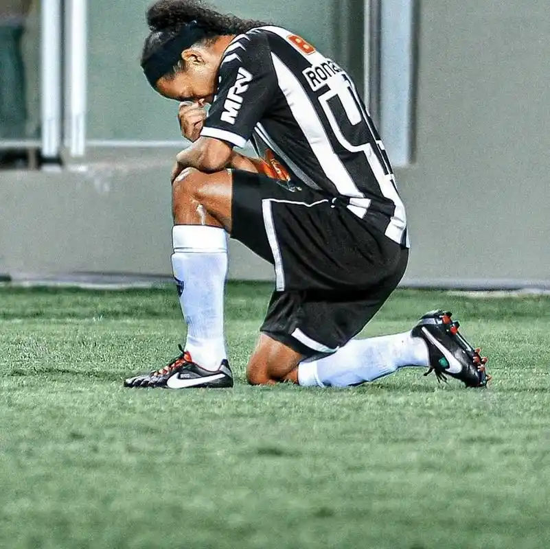 而且为阿隆 而且为阿隆